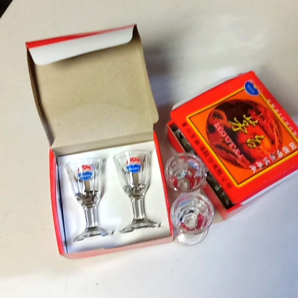 KWEICHOW MOUTAI CHINESE LIQUOR 2 3/4" SHOT GLASSES SET OF 6